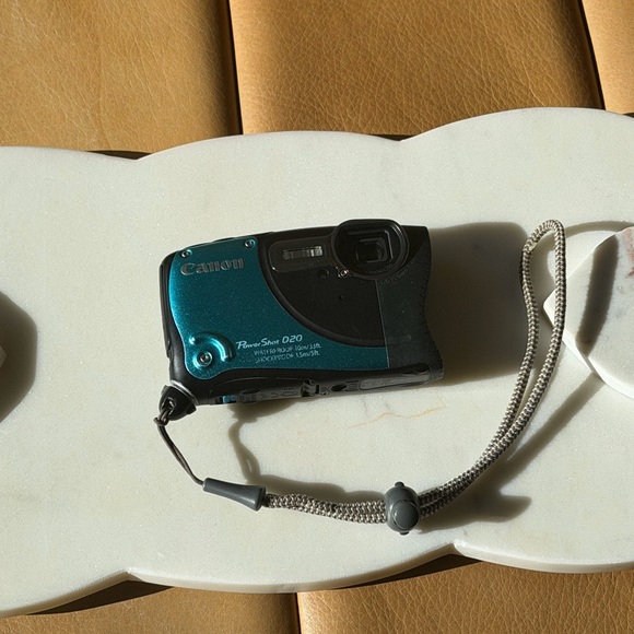 Canon PowerShot D20 Digital camera - Picture 5 of 5